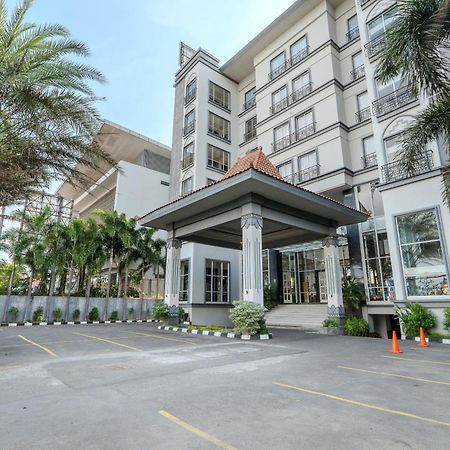 Grand Serela Yogyakarta Hotel Exterior photo