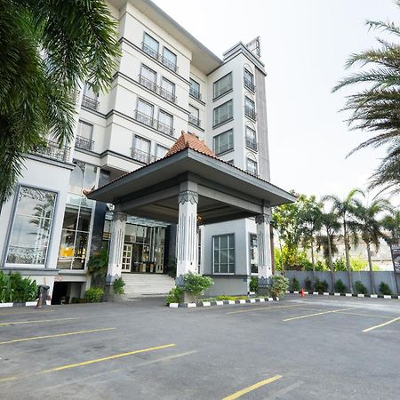 Grand Serela Yogyakarta Hotel Exterior photo