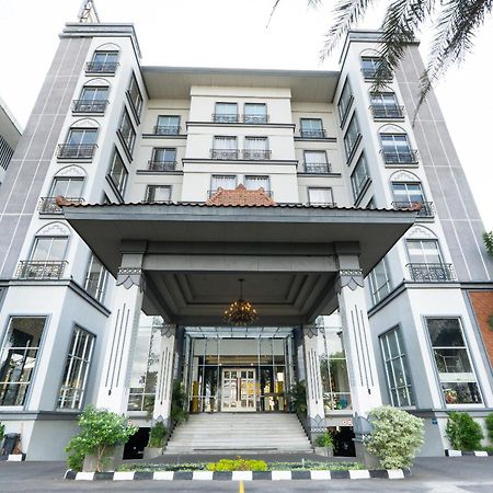 Grand Serela Yogyakarta Hotel Exterior photo